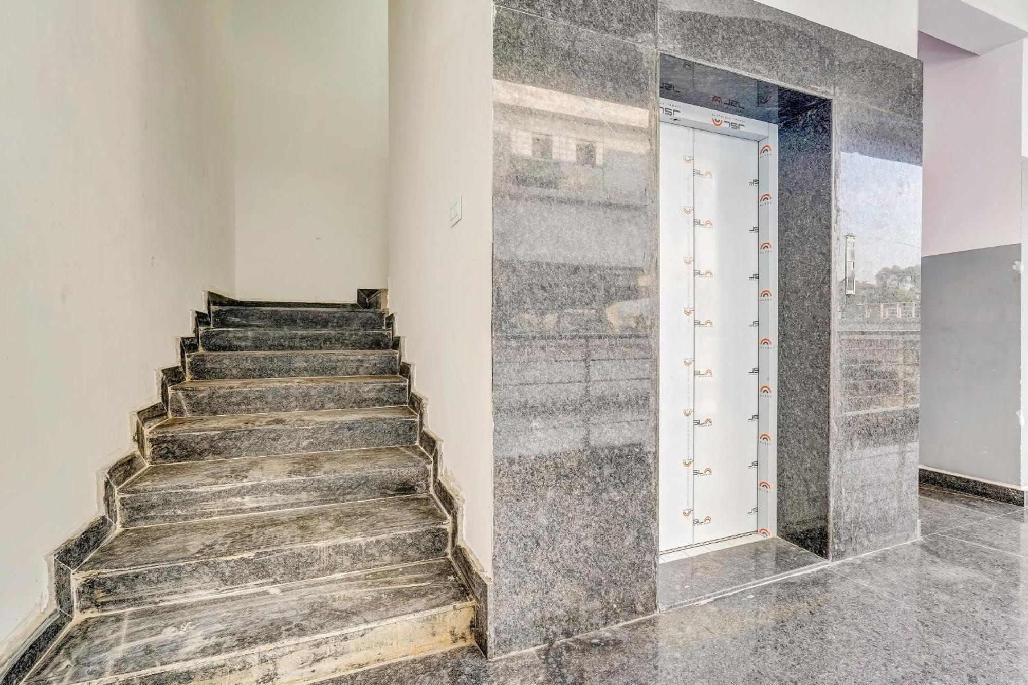 Oyo Flagship Hotel Ayodhya Bangalore Exterior photo